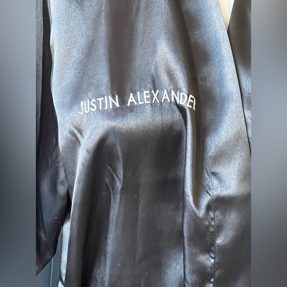 Justin Alexander Black Robe - Picture 4 of 11